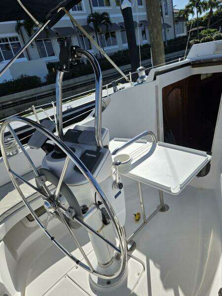 Endeavour 32ft Hunter Yacht For Sale