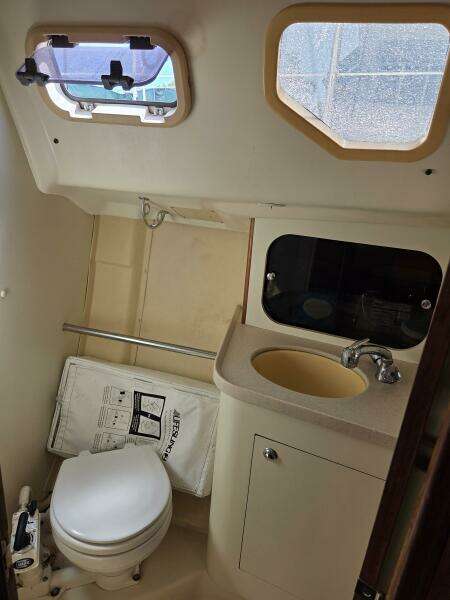 Endeavour 32ft Hunter Yacht For Sale