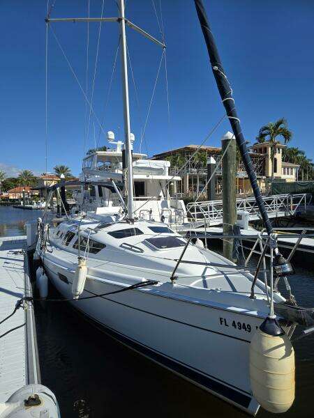Endeavour 32ft Hunter Yacht For Sale