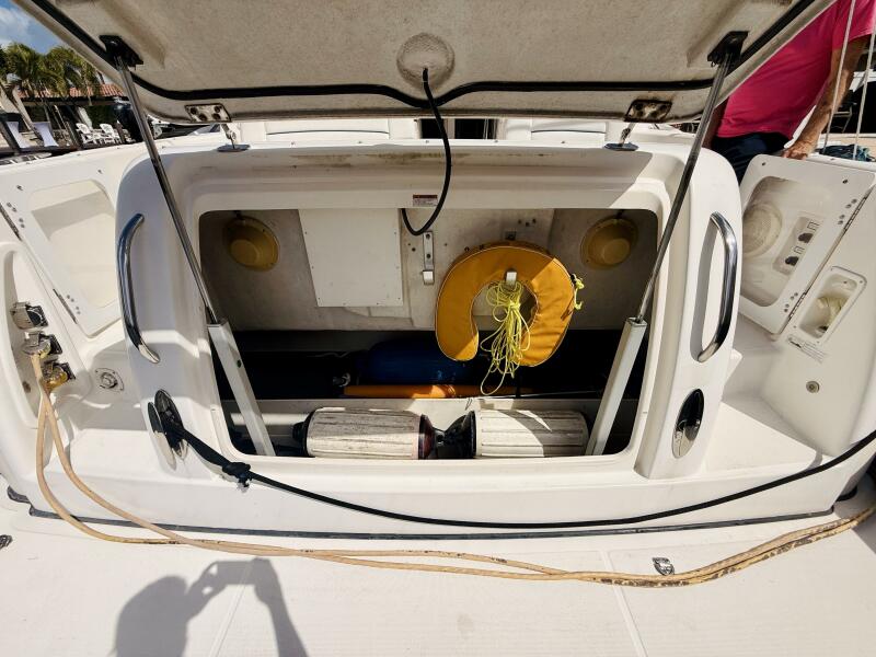 36' 2005 Tiara Yachts 