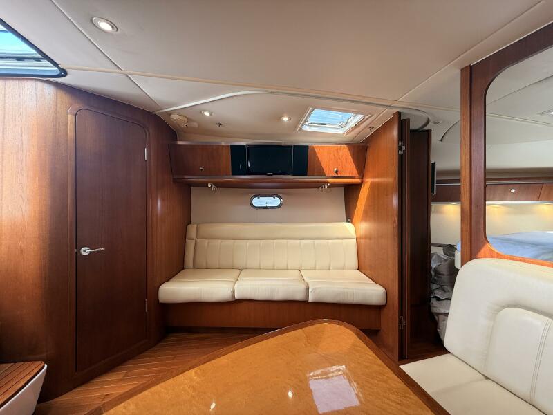 36' 2005 Tiara Yachts 