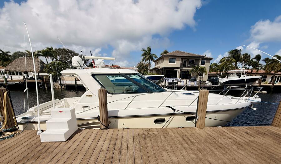 36' 2005 Tiara Yachts 