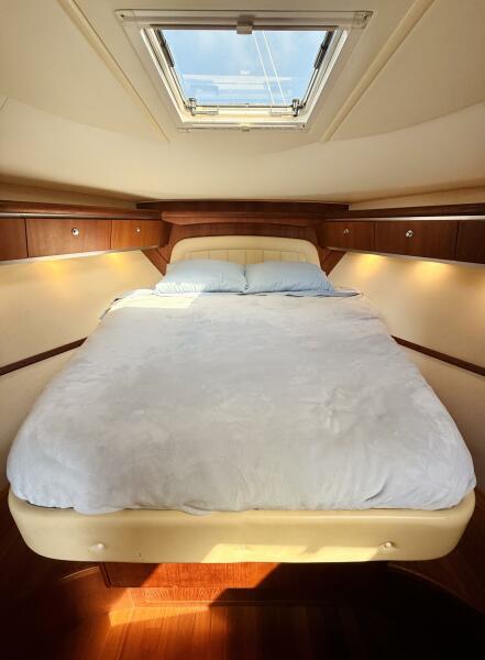 36' 2005 Tiara Yachts 