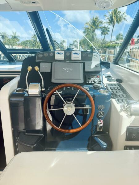 36' 2005 Tiara Yachts 