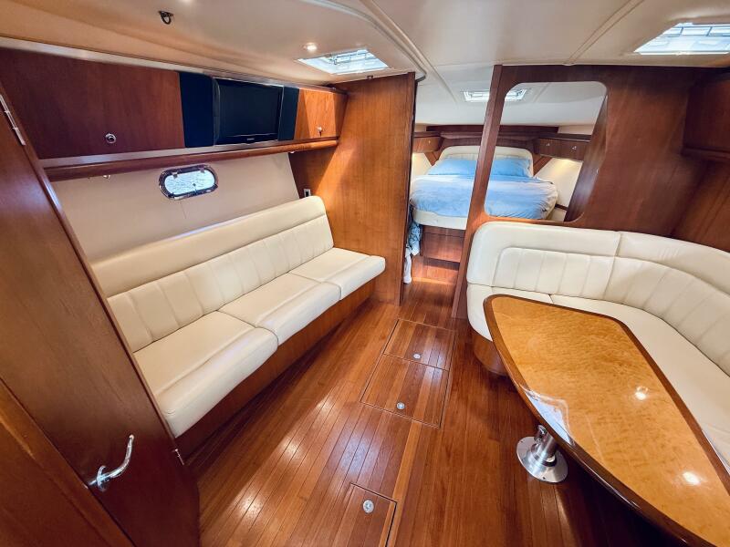 36' 2005 Tiara Yachts 