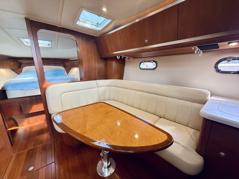 36' 2005 Tiara Yachts 