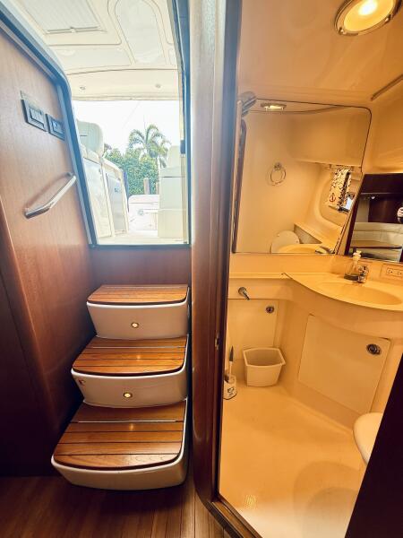 36' 2005 Tiara Yachts 