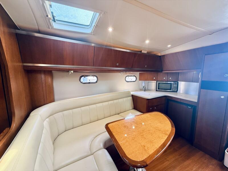 36' 2005 Tiara Yachts 