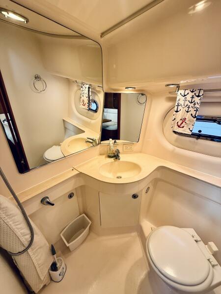 36' 2005 Tiara Yachts 