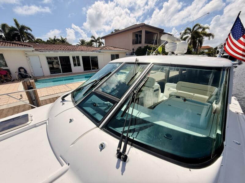 36' 2005 Tiara Yachts 