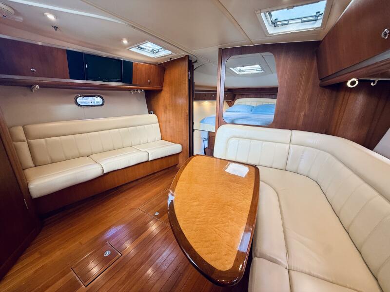 36' 2005 Tiara Yachts 