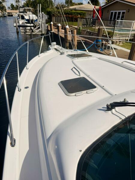 36' 2005 Tiara Yachts 