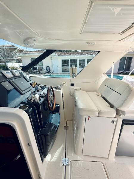 36' 2005 Tiara Yachts 