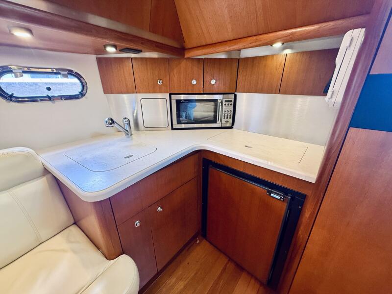 36' 2005 Tiara Yachts 
