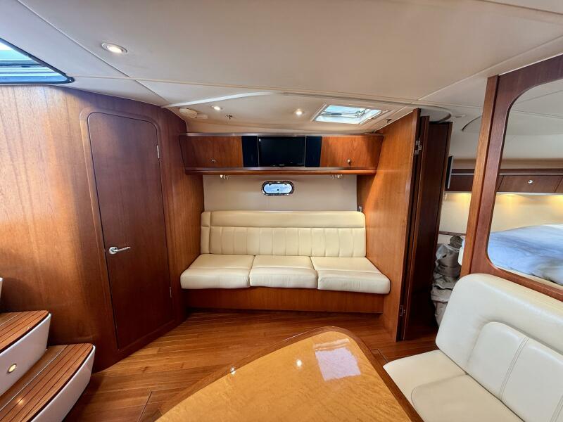 36' 2005 Tiara Yachts 