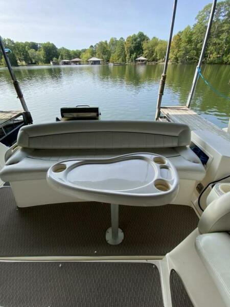 34' 2000 Rinker 