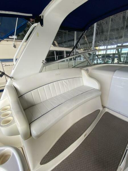 34' 2000 Rinker 