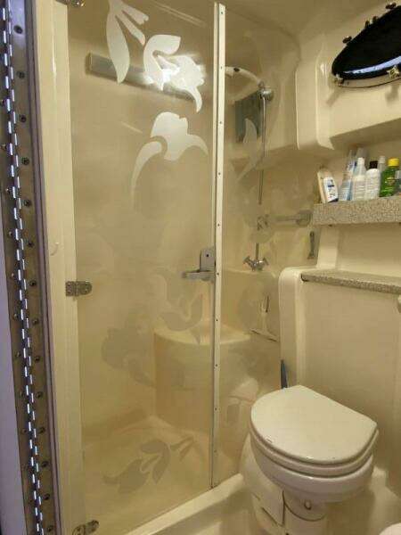 34ft Rinker Yacht For Sale