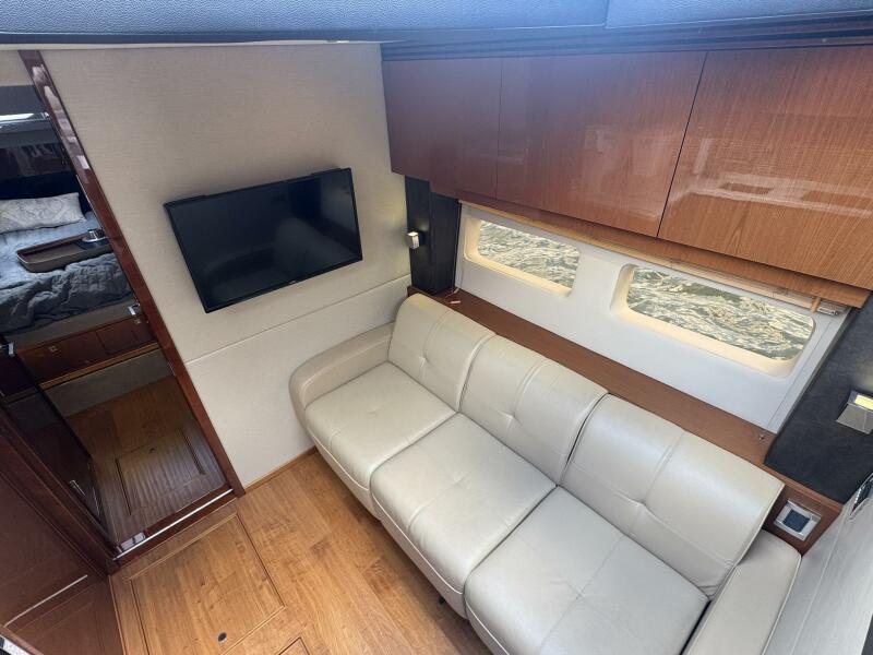 47' 2015 Sea Ray 
