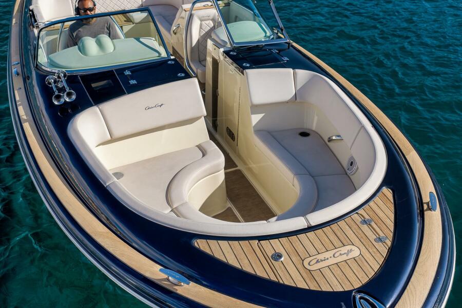 34' 2021 Chris-Craft 34 Launch