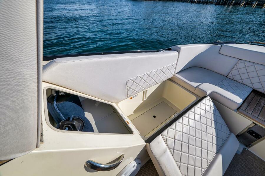 34' 2021 Chris-Craft 34 Launch