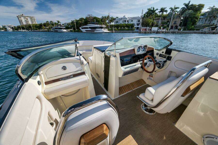 Chris-Craft 34 - 2LW - Seating