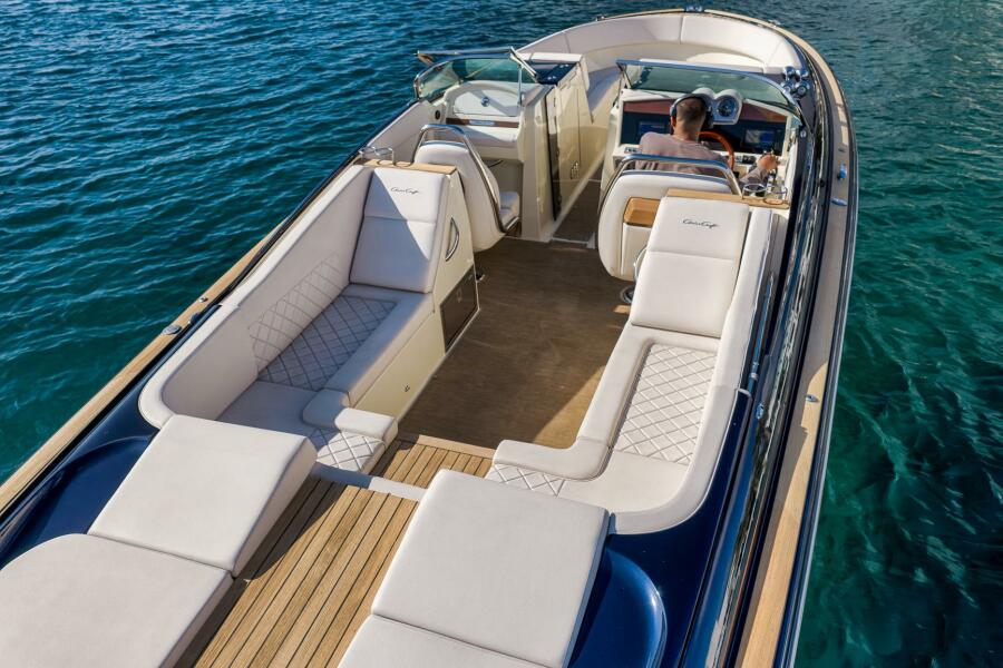 34' 2021 Chris-Craft 34 Launch