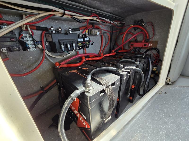 33' 1997 Seawind 1000