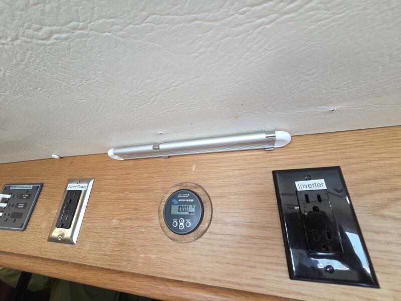 33' 1997 Seawind 1000