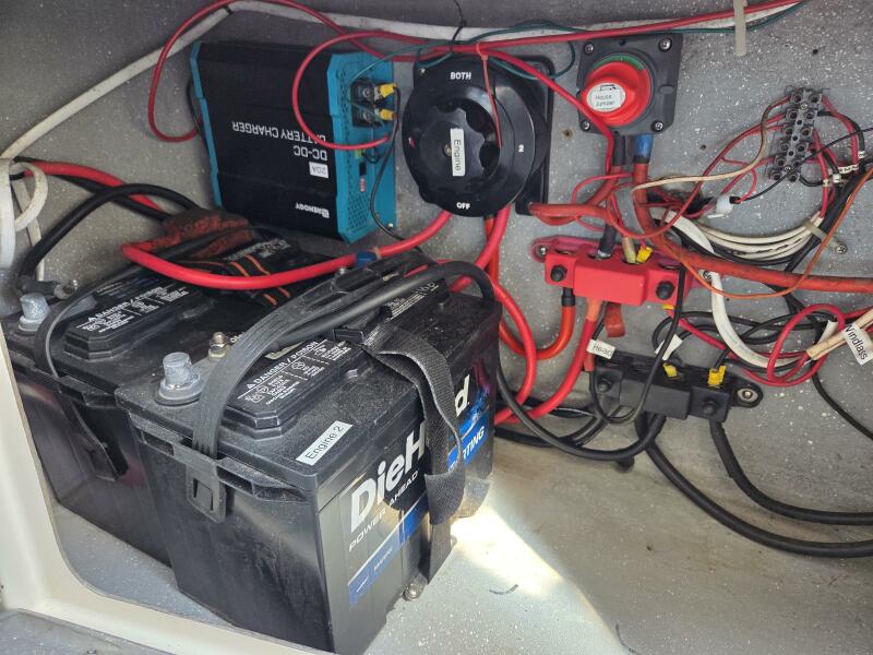 33' 1997 Seawind 1000