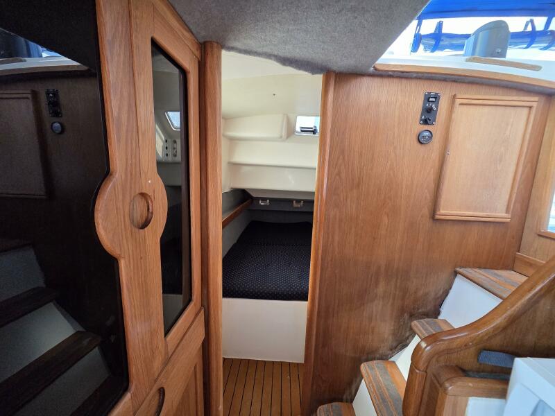 33' 1997 Seawind 1000