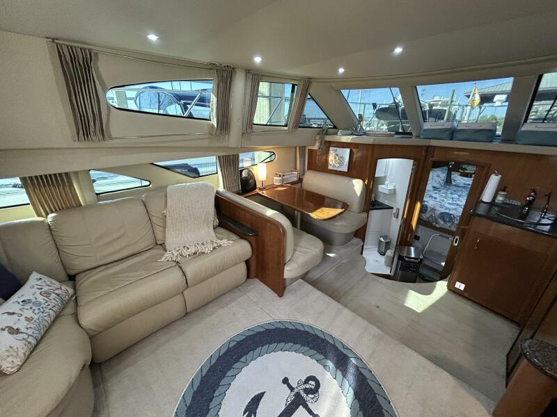 36' 2005 Carver 366 MY