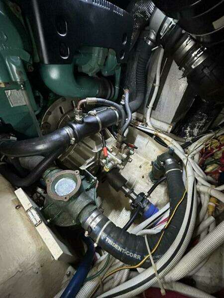 Spirit of Adventure 36ft Carver Yacht For Sale