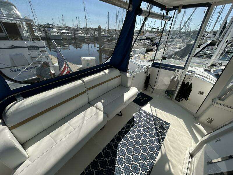 Spirit of Adventure 36ft Carver Yacht For Sale