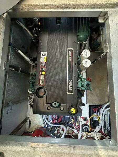 Spirit of Adventure 36ft Carver Yacht For Sale