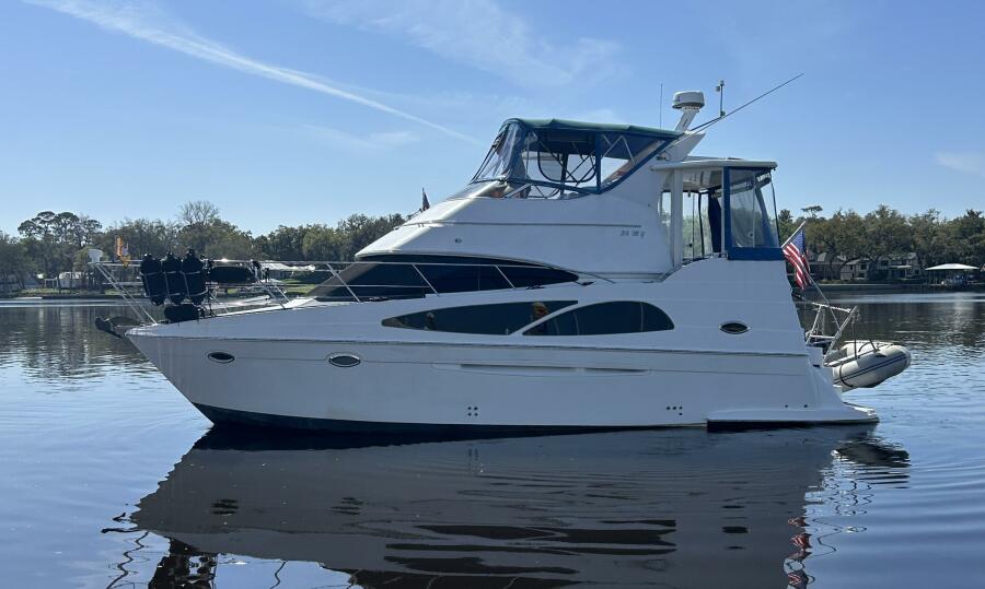 36' 2005 Carver 366 MY