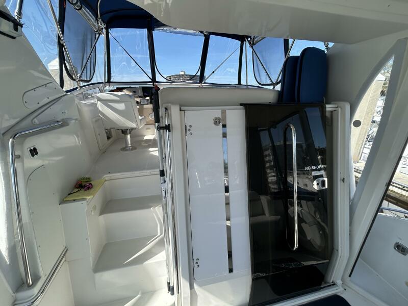 36' 2005 Carver 366 MY