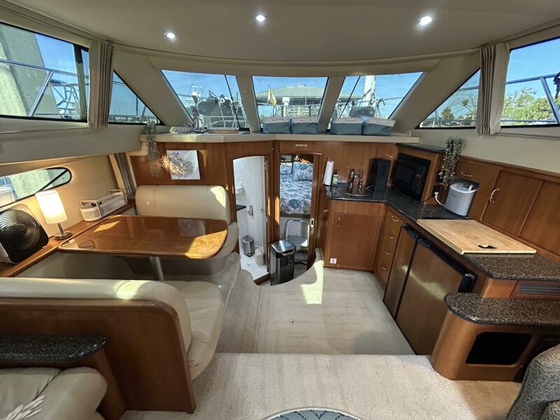 36' 2005 Carver 366 MY