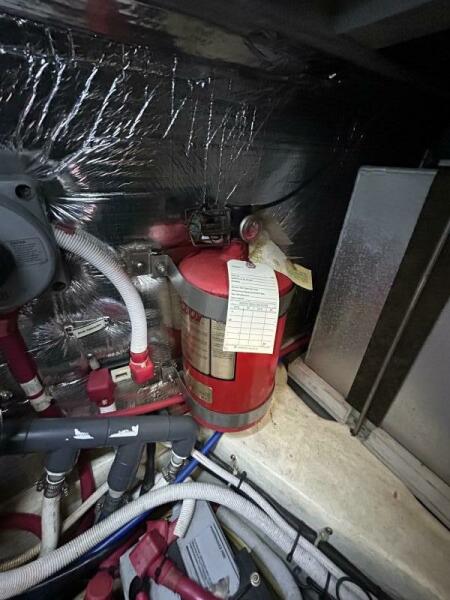 36' 2005 Carver 366 MY