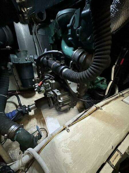 Spirit of Adventure 36ft Carver Yacht For Sale