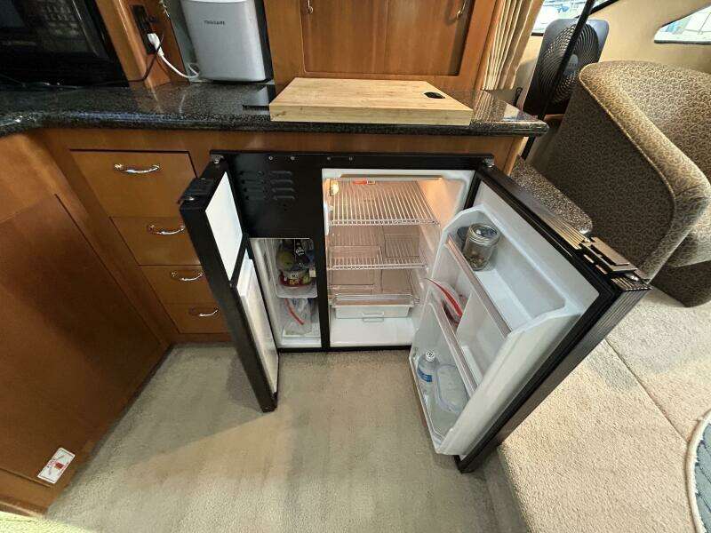 Spirit of Adventure 36ft Carver Yacht For Sale