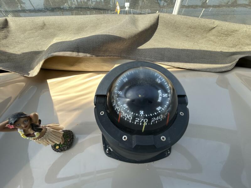 36' 2005 Carver 366 MY