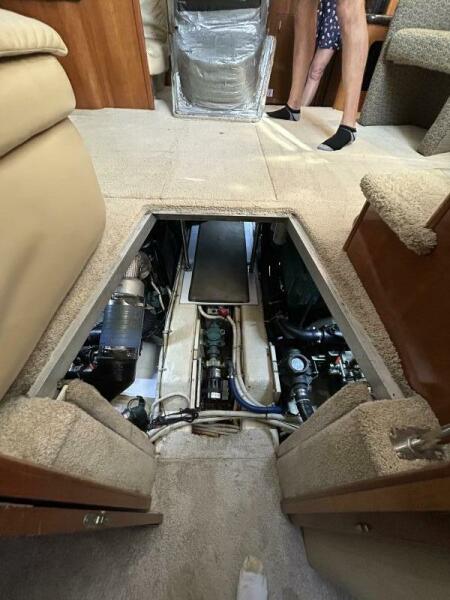 36' 2005 Carver 366 MY