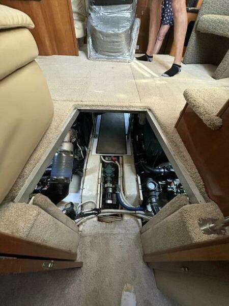 Spirit of Adventure 36ft Carver Yacht For Sale