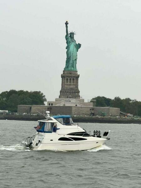 36' 2005 Carver 366 MY