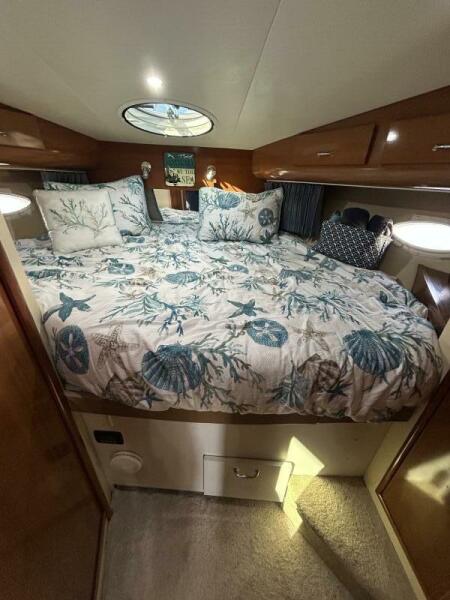 36' 2005 Carver 366 MY
