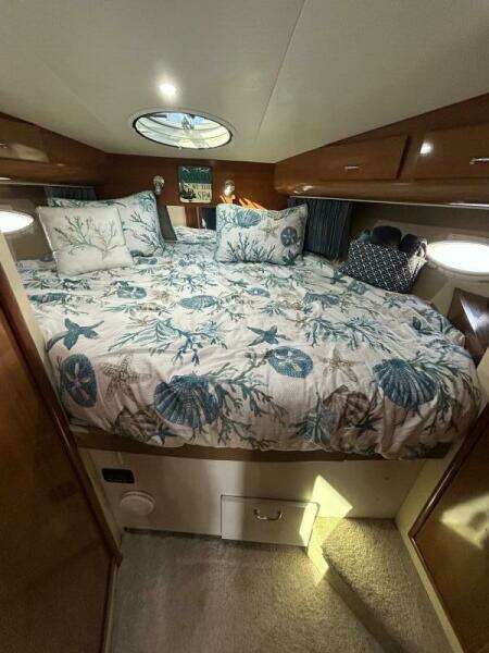 Spirit of Adventure 36ft Carver Yacht For Sale
