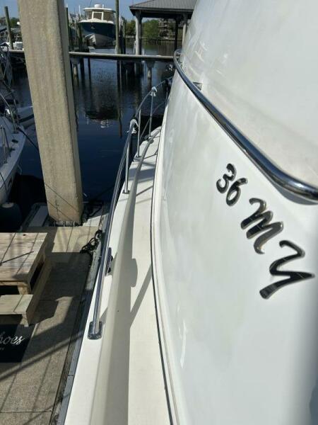 36' 2005 Carver 366 MY