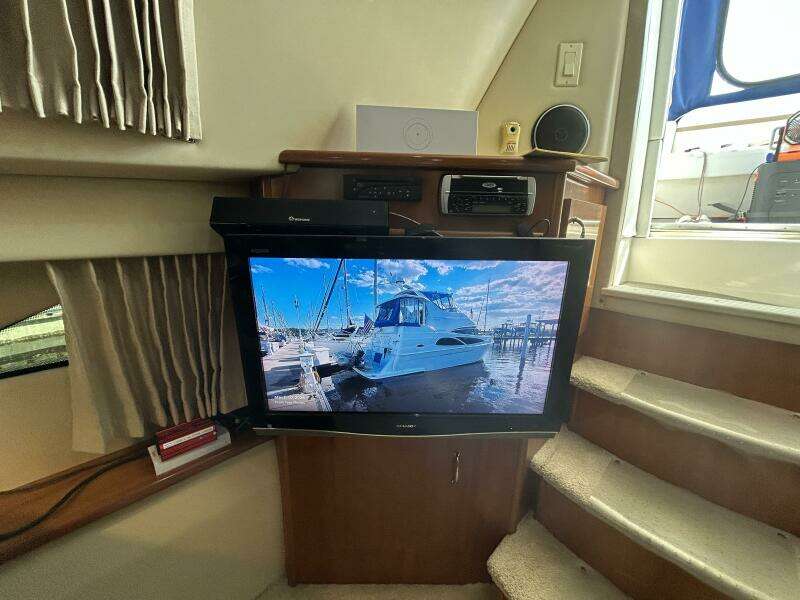 Spirit of Adventure 36ft Carver Yacht For Sale