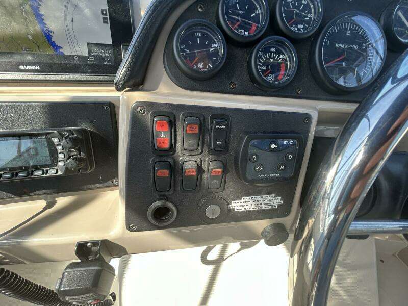 Spirit of Adventure 36ft Carver Yacht For Sale